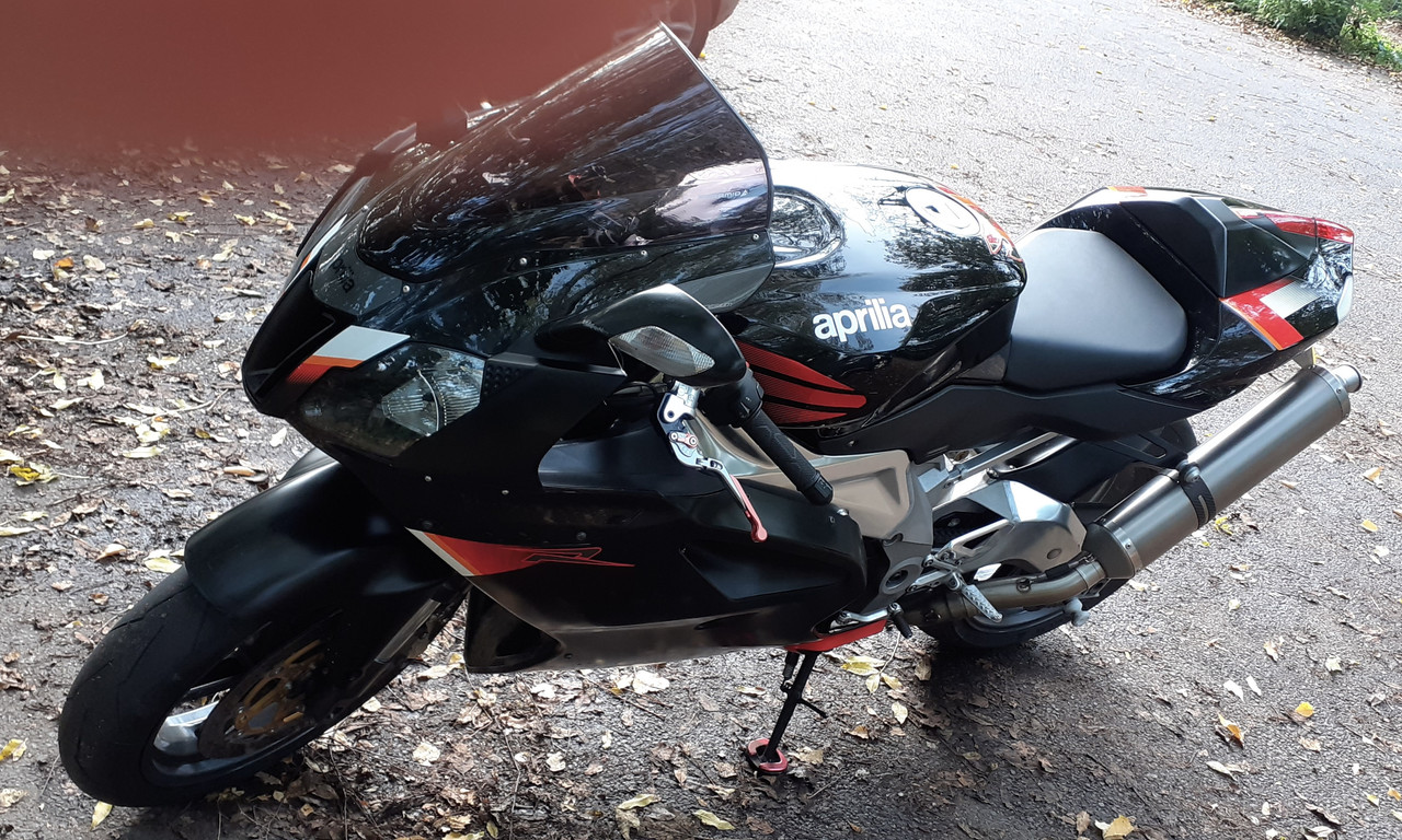 CB1109BD-30E2-413C-818D-0834841E8590