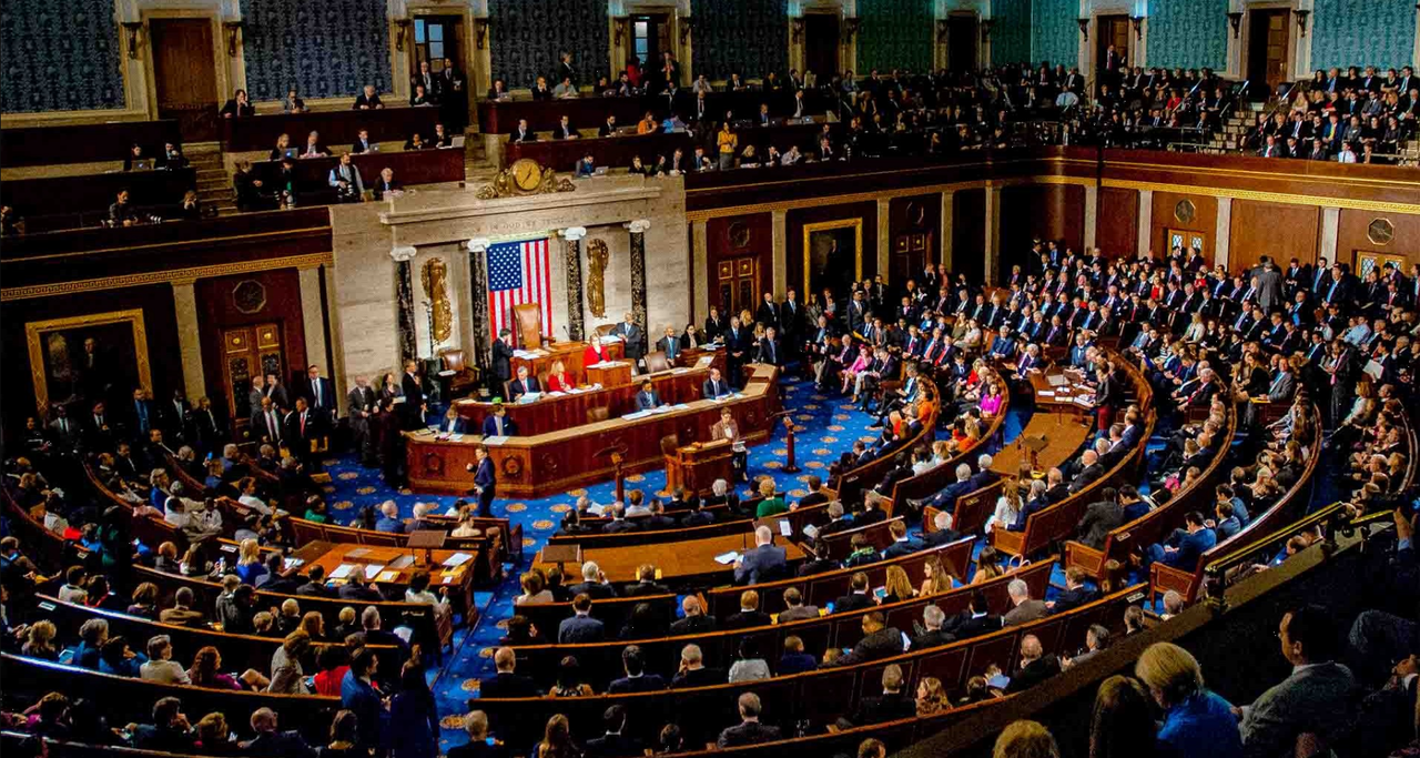 Alerta por amenazas de violencia extremista en elecciones de EU