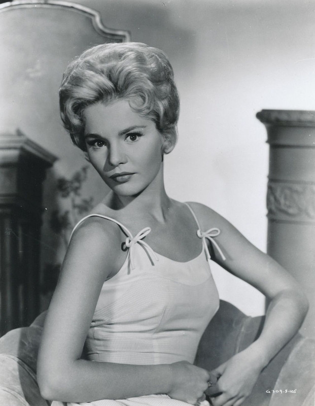 tuesday weld ma69