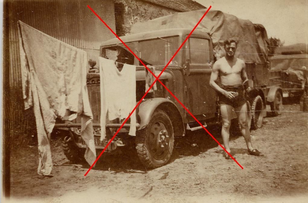 LKW PRAGA RV mit Wäscheleine