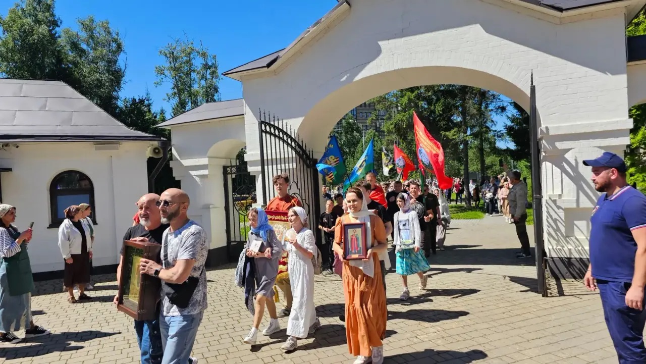 4 Крестный ход Троицкий храм