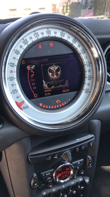 9D486F47-64B5-4D08-83DF-EF0382FB9CBC