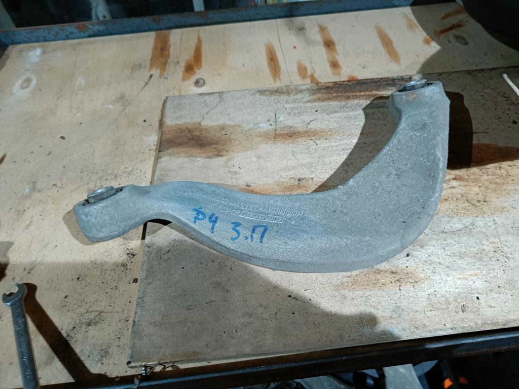 Рычаг подвески задний верхний