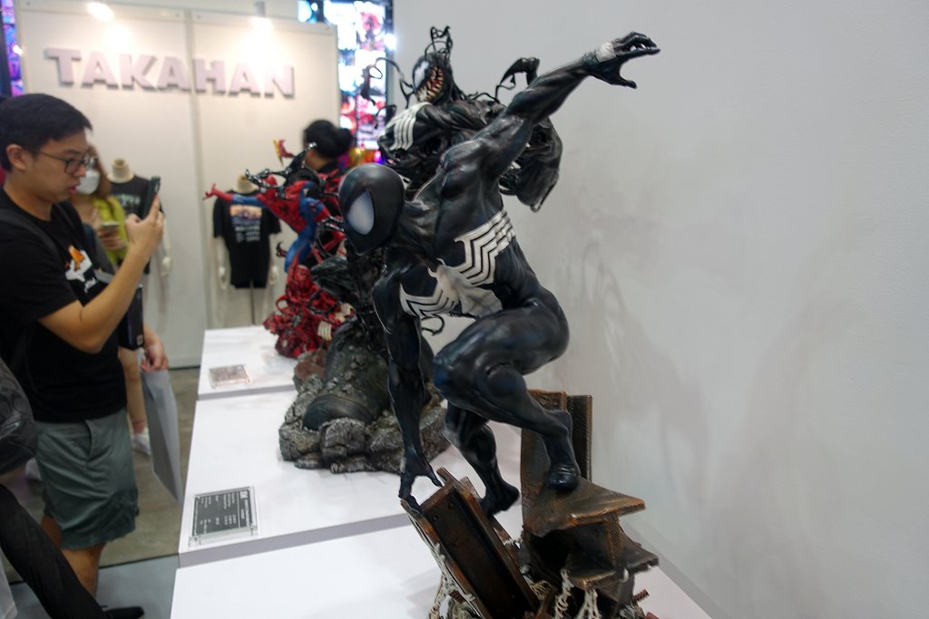 Premium Collectibles : Symbiote Spider-Man 1/4 Statue  1
