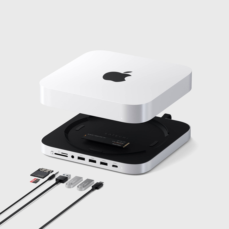 Detalle de los puertos frontales del Hub Satechi para Mac Mini, incluyendo USB-C, USB-A y lectores de tarjetas.
