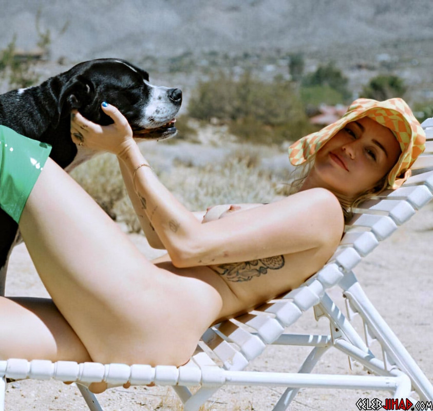 miley-cyrus-nude-dog