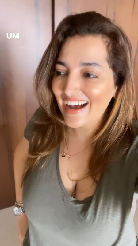 Chubby Desi Lady Huge Bobbs and cleavage jiggling in grey tshirt mp4 snapshot 00 29 353 — Postimages