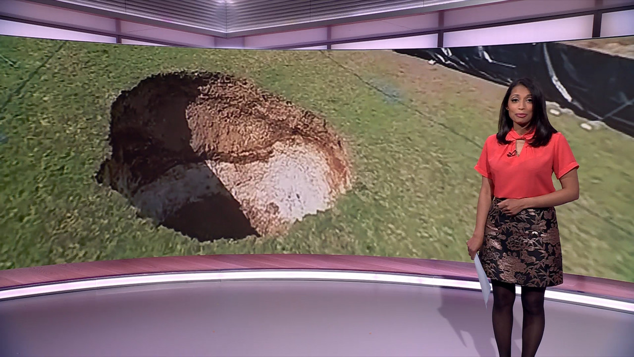 BBC London News_20230516_22302240.ts_snapshot_02.10.013