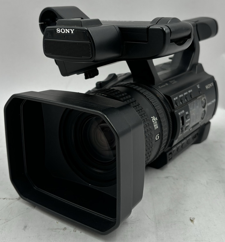 SONY HXR-NX100 DUAL SDXC NXCAM FULL HD CAMCORDER W/ BATTERY & CHARGER