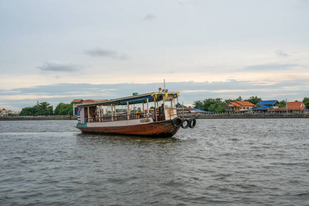 boat-tour-1.jpg