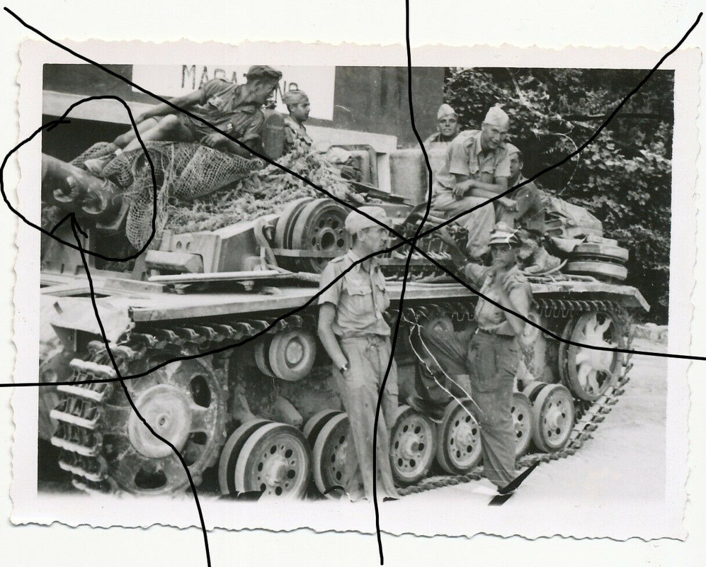 Foto Soldat Stug Panzer Division HG Sturmgeschütz camo Kennung 3