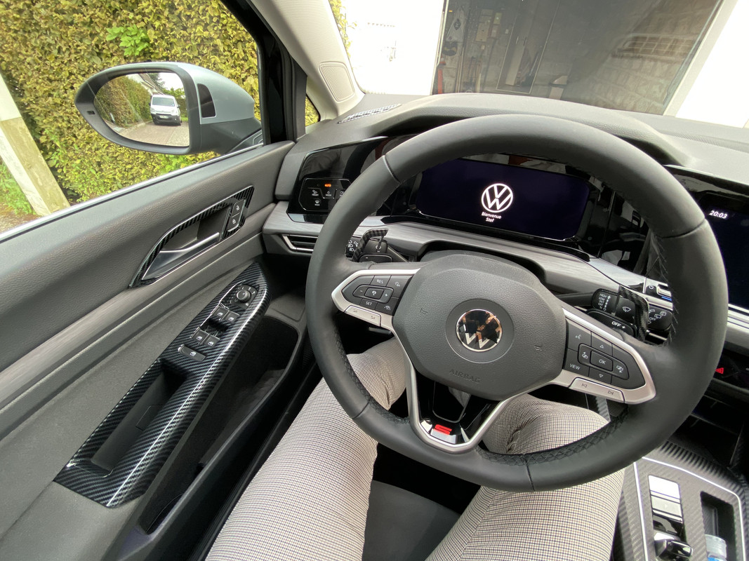 7BB69ECF-C7B1-4679-8ACE-E34591FCF2CE