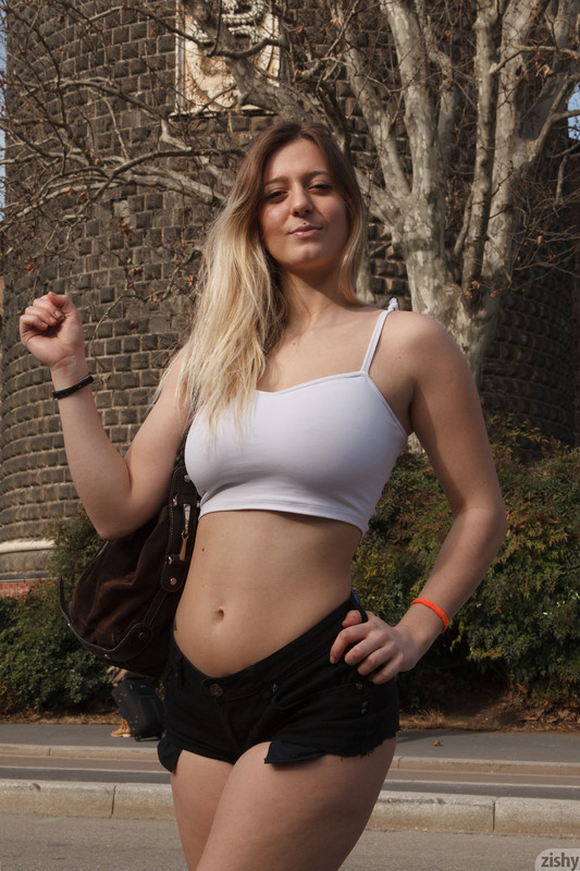 full_008_1451370951346812