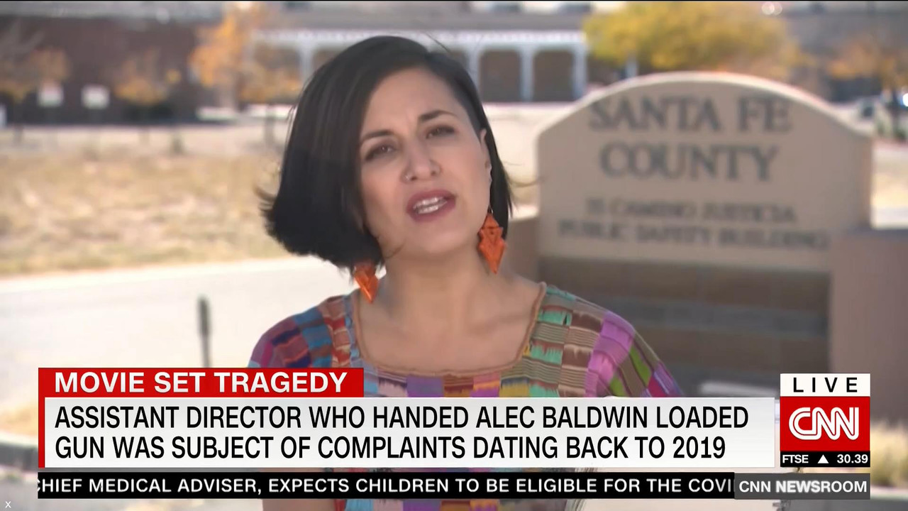 10.25 - 09.00.00 - CNN Newsroom with Isa Soares. Live from London, Is....ts_snapshot_00.10.15_[2021.