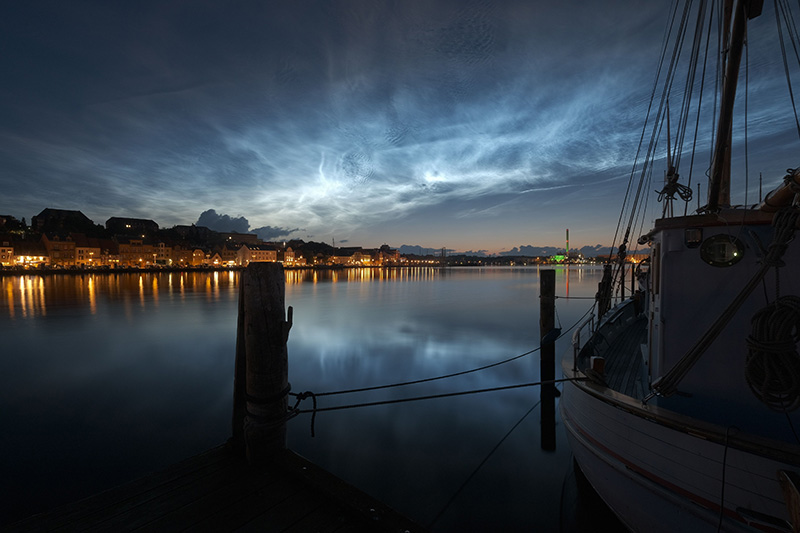 IMAGE: https://i.postimg.cc/QNHy13VG/Harbour.jpg