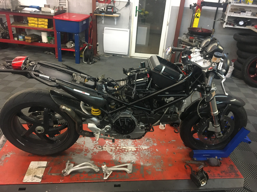 696FDFA1-3133-443B-B074-E1D89FA8E191