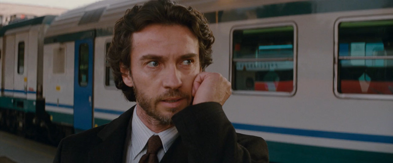 The Tourist 2010 BluRay [Hindi + Tamil + Telugu + English] 480p, 720p ESub Screenshot