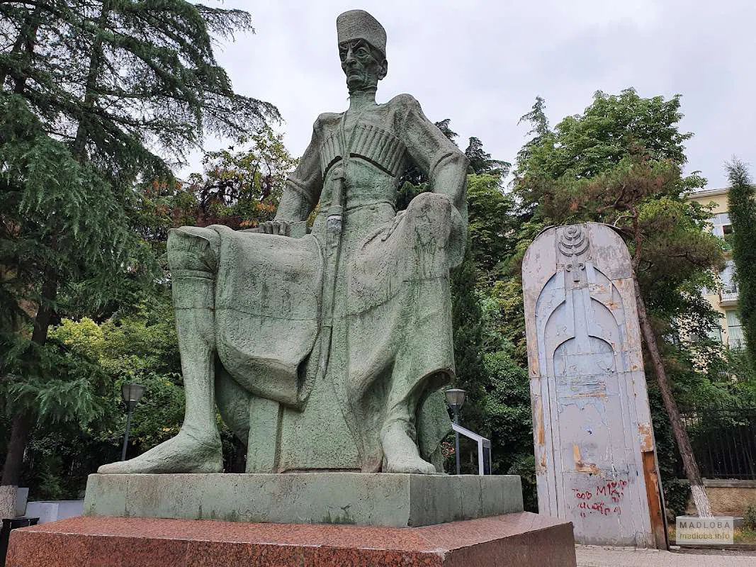 4-Pamyatnik-Konstantinu-G-max-1920x1080-format-webp-mwtmk