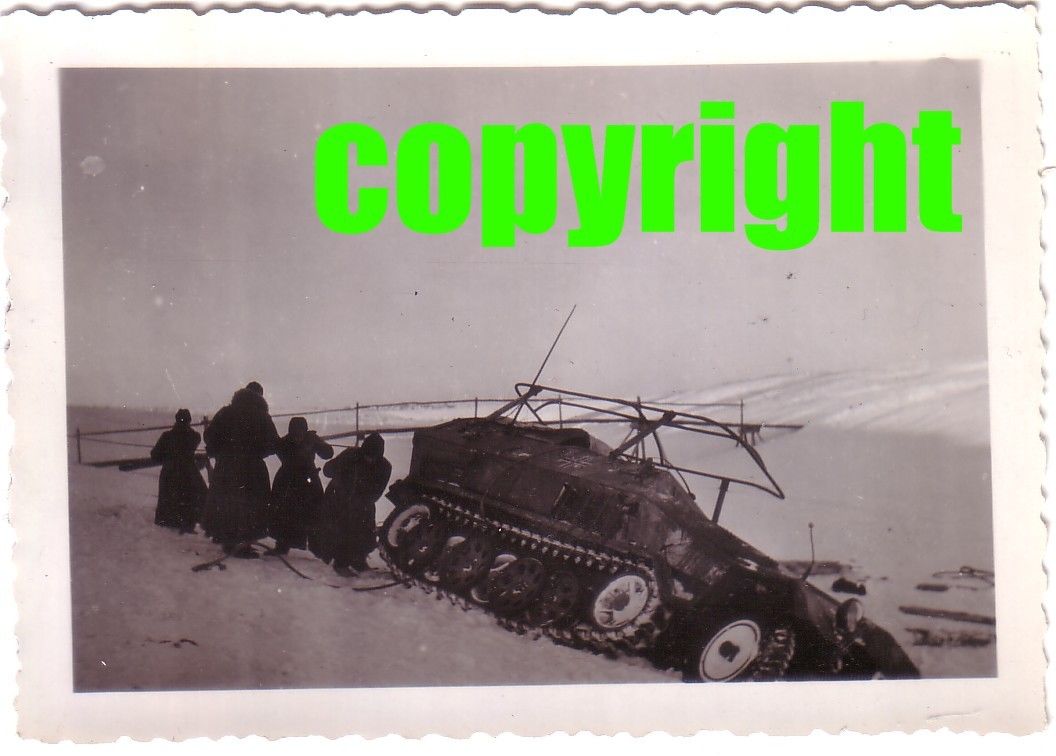 Orig.Foto Sdkfz Spw mit Antenne verunglückt abge