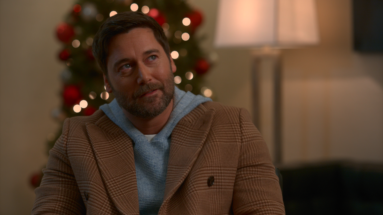 mpv shot My Secret Santa 2025 2160p UHD NF WEB DL HDR DV HEVC Нечипорук 00 11 56 0005