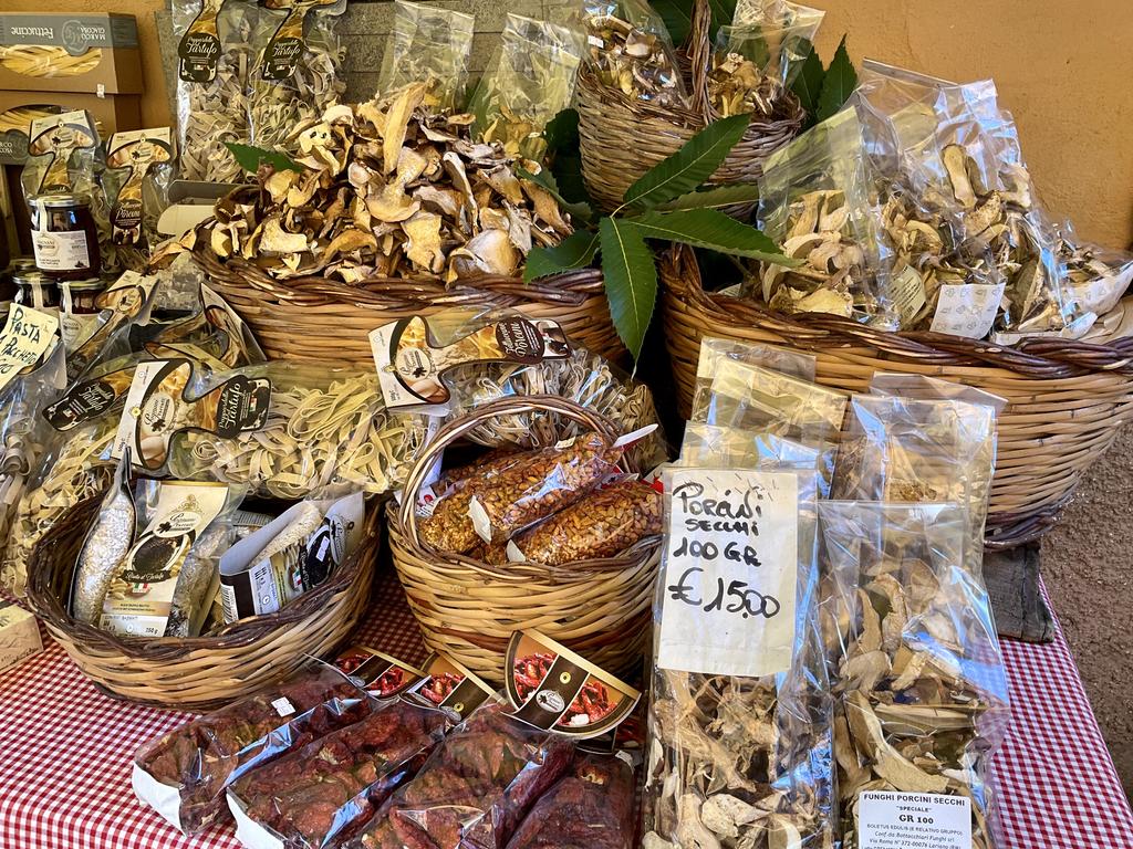 Жаркий сентябрь на побережье Тирренского моря. Жаркий сентябрь на побережье Тирренского моря.