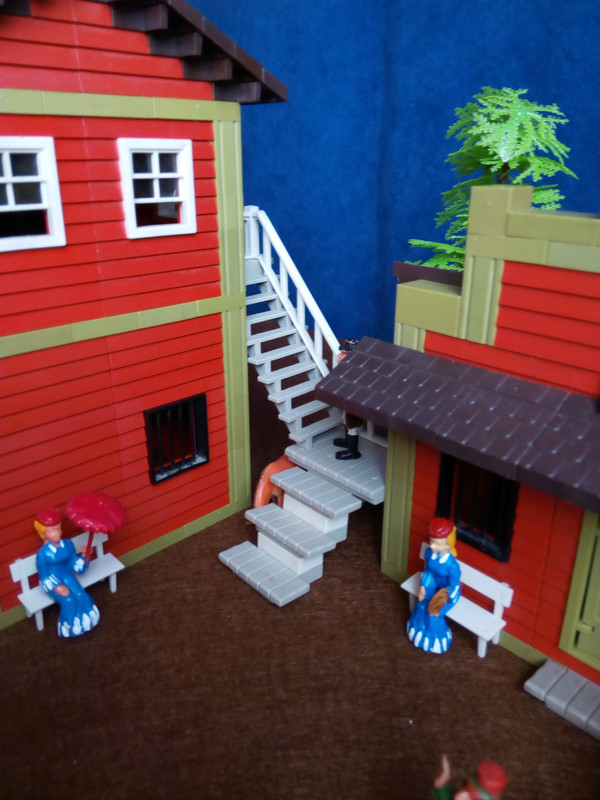 Carriage House 13