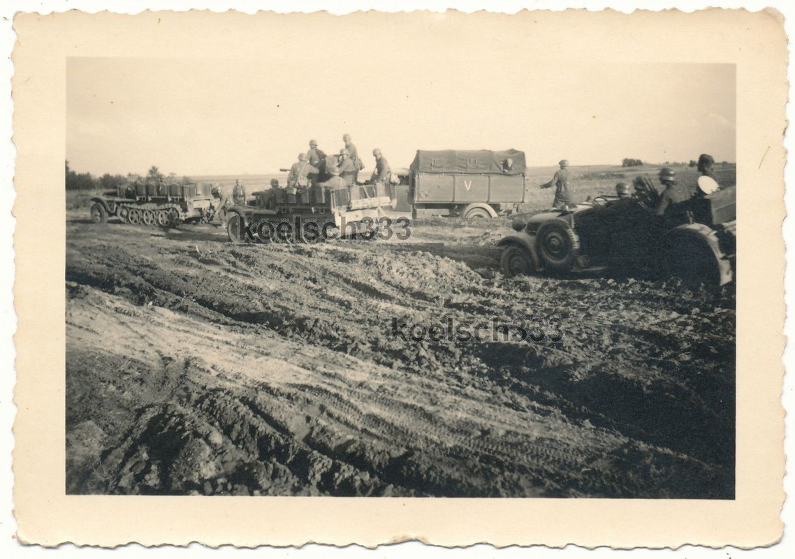 Foto Flak Panzer Halbketten Kübelwagen LKW Wehrm
