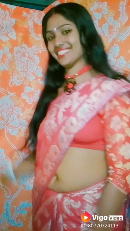 desi lady big navel.mp4_snapshot_00.07.825