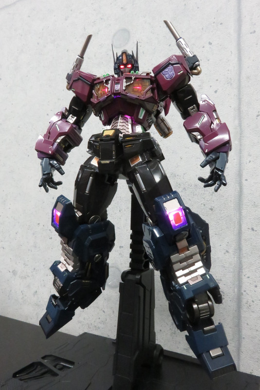Flame-Toys-Kuro-Kara-Kuri-Shattered-Glass-Optimus-Prime-02
