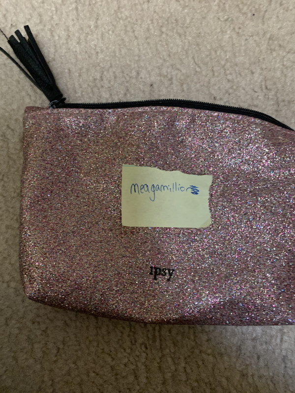 3FA48E6E-086E-4392-BAD5-70C25CE67F51