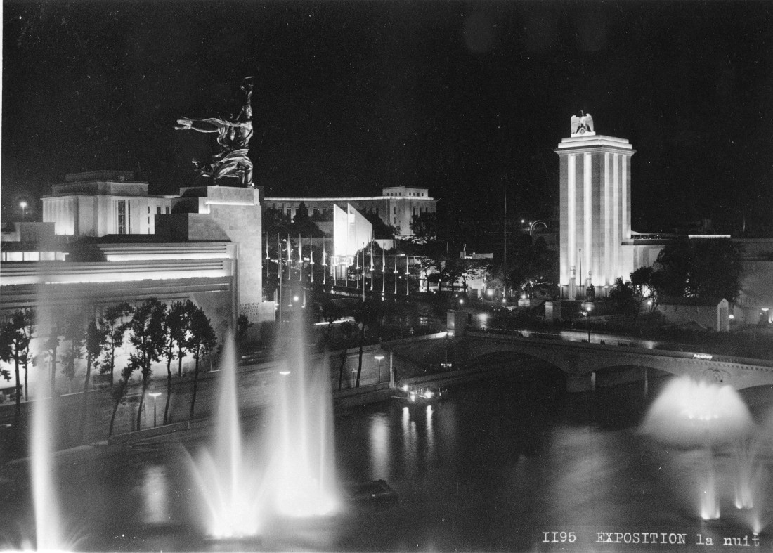 Paris-Exposition1937-Night.jpg