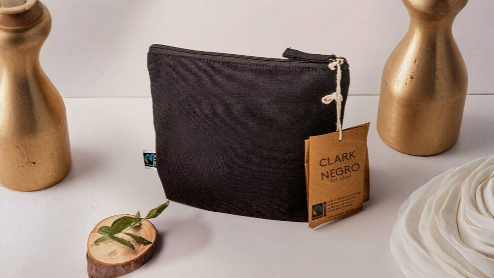 0005982_neceser-fairtrade-clark-negro_55