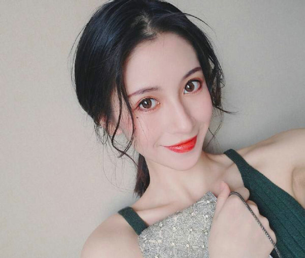 严浩翔在哪里直播;vlog