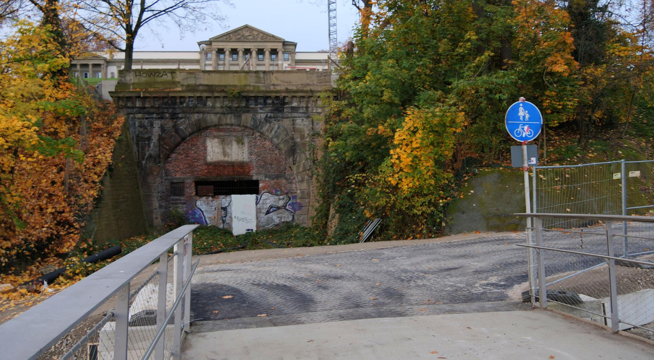 [Bild: 081125-080555-63b.jpg]