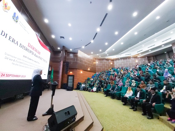Gubernur Khofifah Minta UINSA Surabaya Mencari Metode Dakwah yang Efektif Menghadapi Era Post Truth Dan Disrupsi