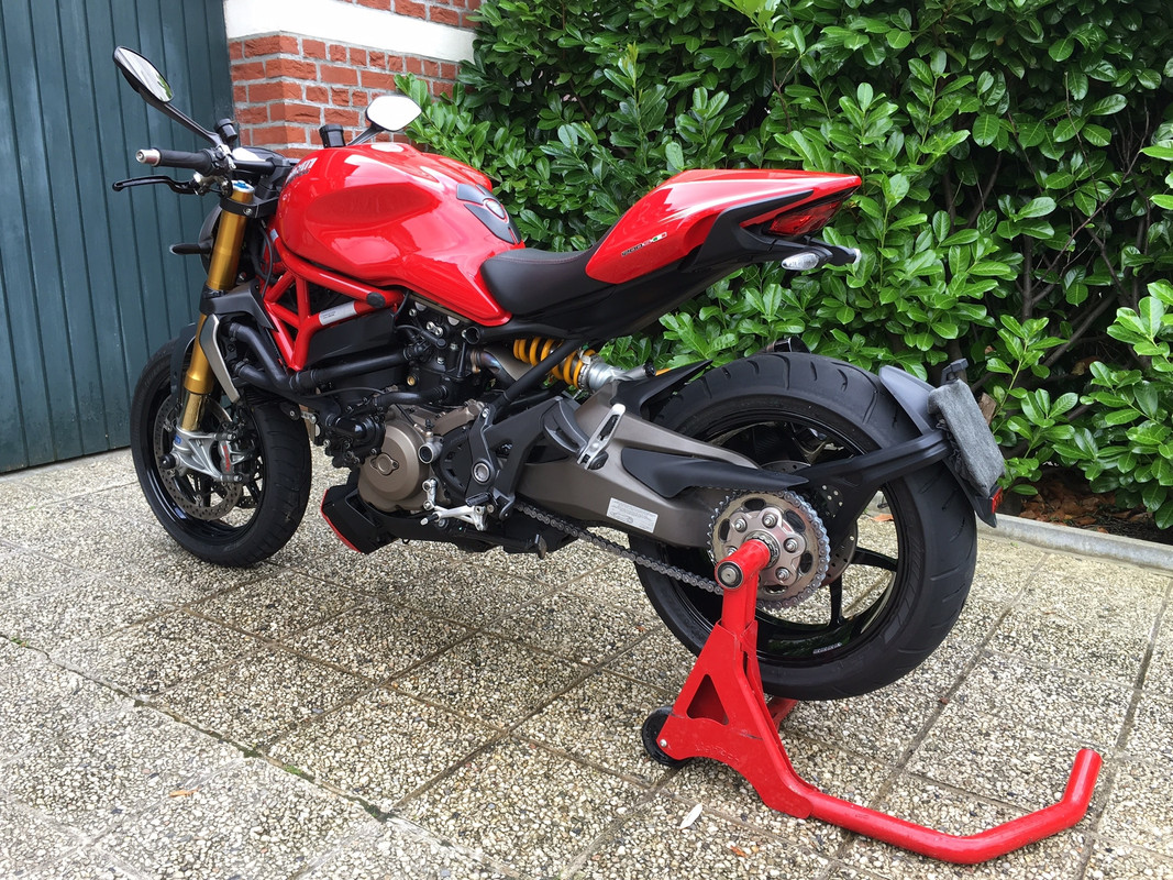 389F1303-CFE5-4C52-AFBA-7C6E67FD9F87