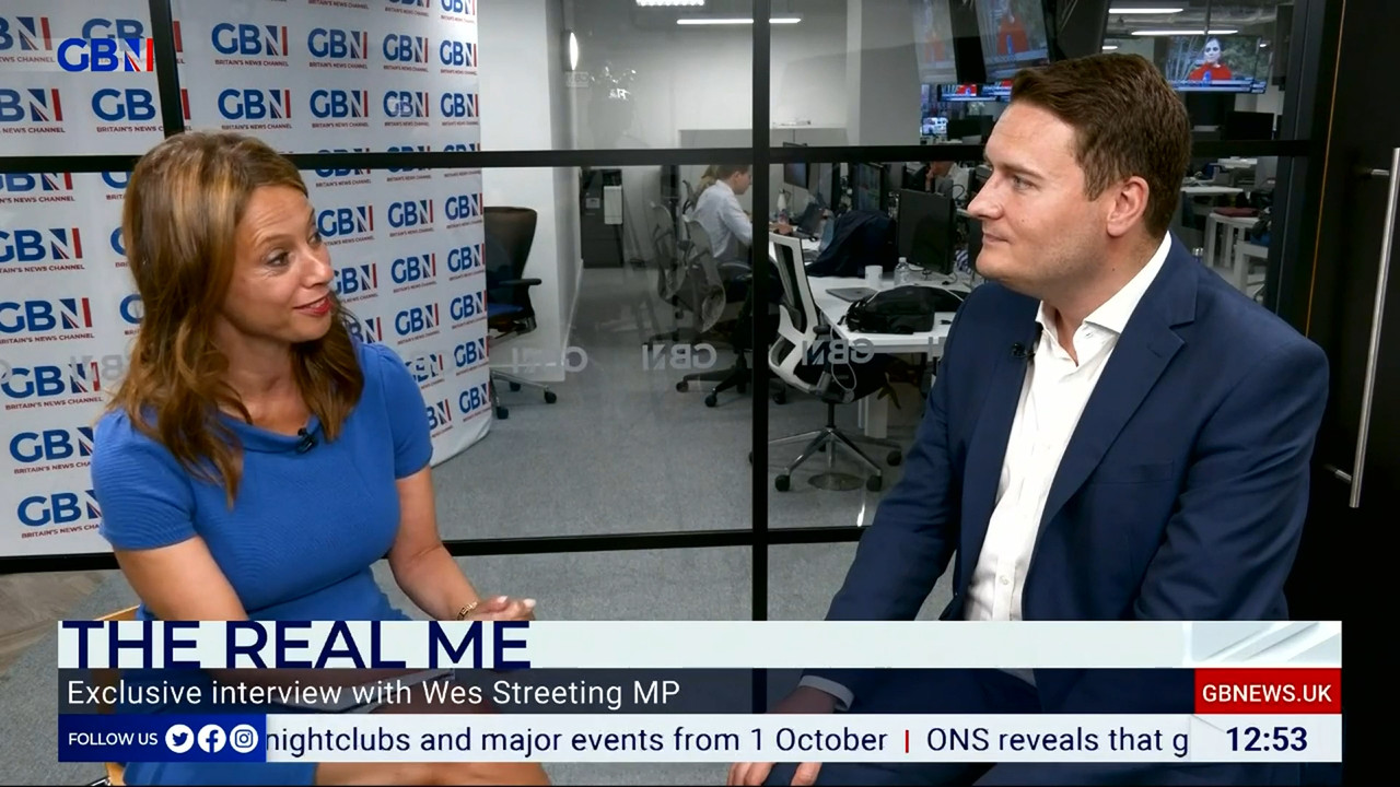 09.10 - 12.00.00 - The Lunchtime Briefing with Gloria De Piero. Your ....ts_snapshot_54.41.469
