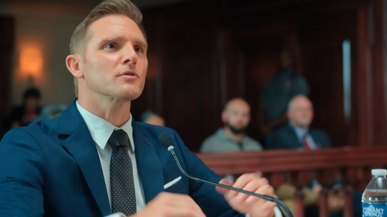 Miss Governor 2025 WebRip Season 1 [Hindi + English] 480p 720p ESub Screenshot