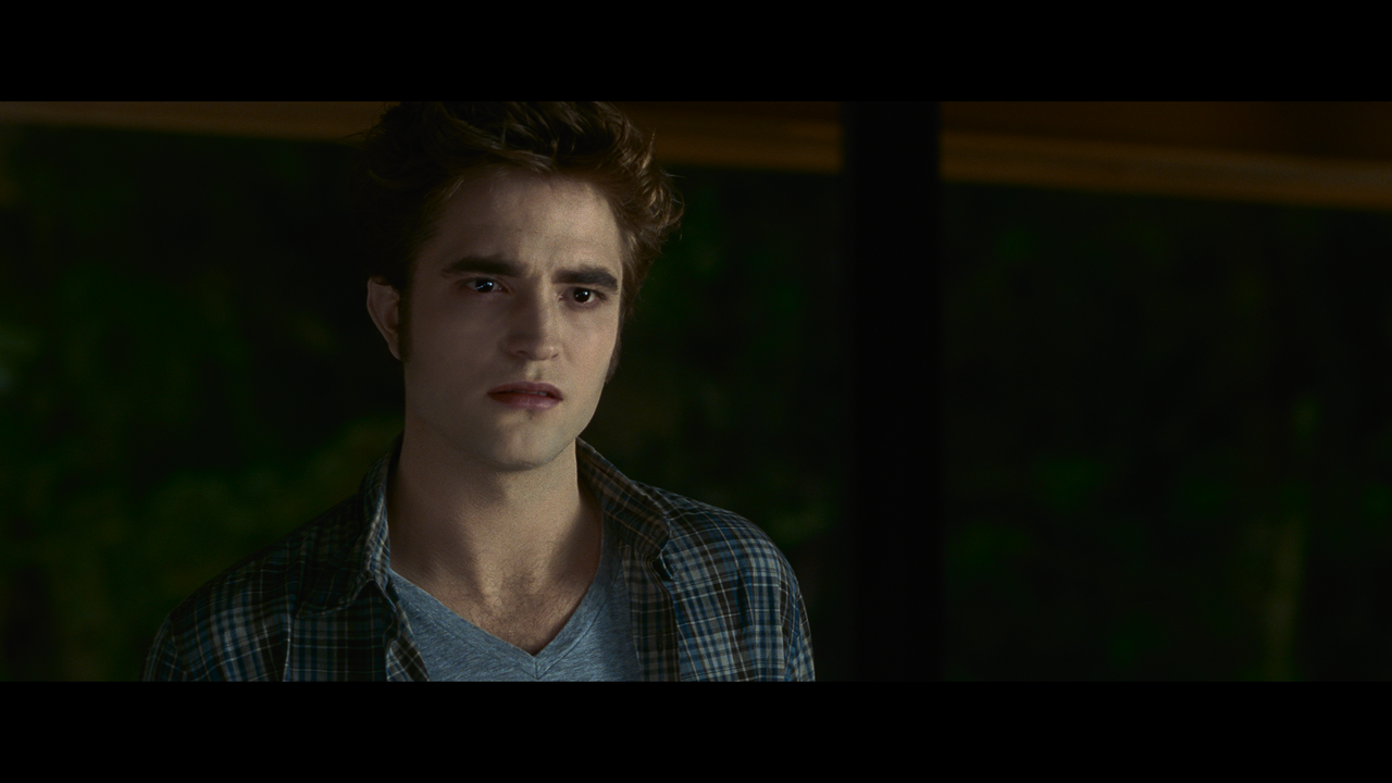 mpv-shot_The.Twilight.Saga.Eclipse.2010.2160p.UHD.BDREMUX.DV.HDR.HEVC-Нечипорук_00_28_03_0005