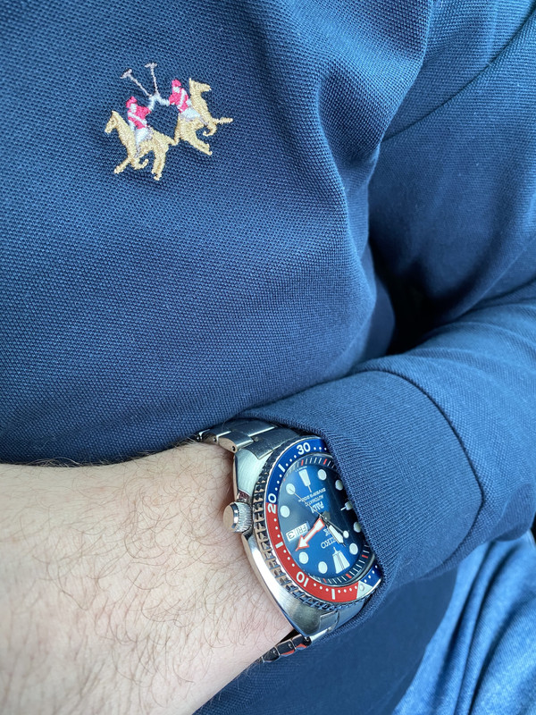 AAE54AC3-894A-4F37-A444-3024B0A953EF