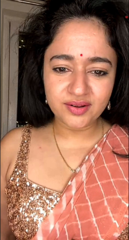 Poonam Bajwa Saree Live mp4 0002