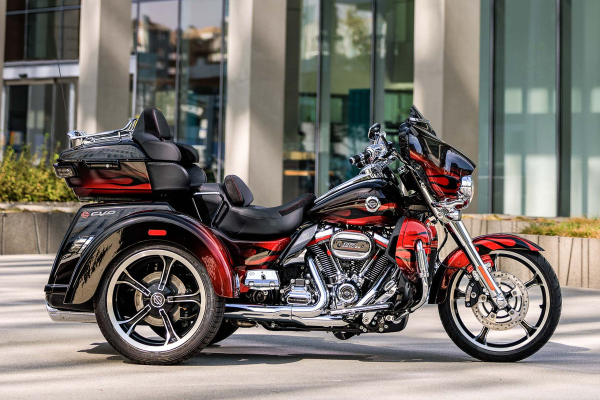 Трайк Harley-Davidson CVO Tri Glide 2022