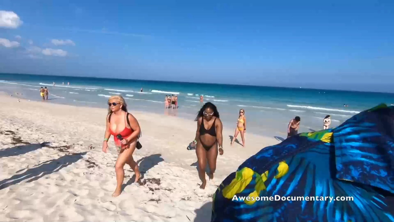 Hot Curvy Blonde Huge Boobs.mkv_snapshot_01.30.000