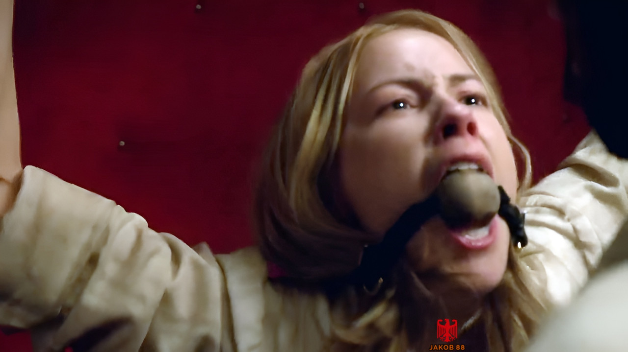 Laura Ramsey 9 - The Sixth Gun 2013