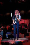 Olivia-Newton-Johnon-mc26