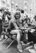 Valerie-Perrine-b04