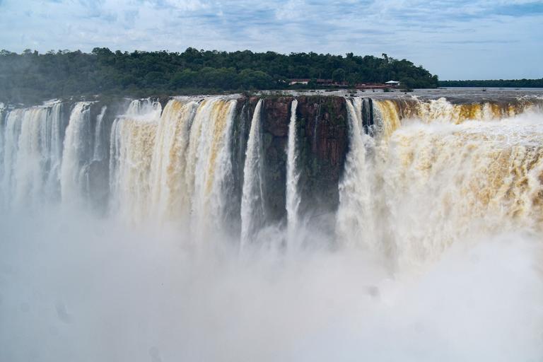 В джазе только девушки или аргентинско-бразильский калейдоскоп В джазе только девушки или аргентинско-бразильский калейдоскоп
