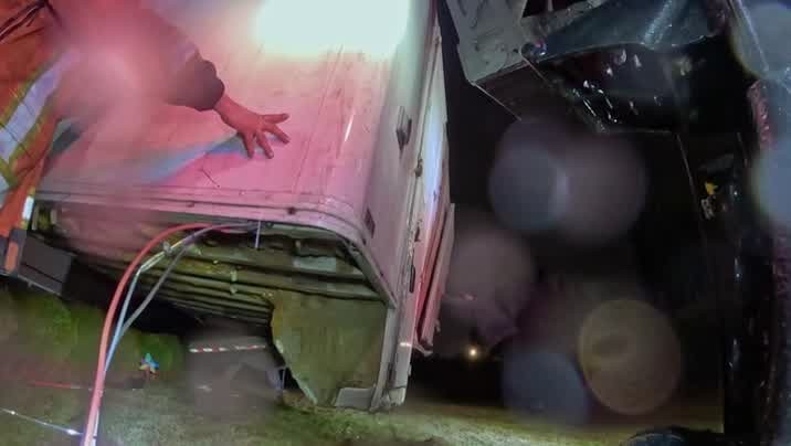 [Image: b6y5so2f7sms.jpg]