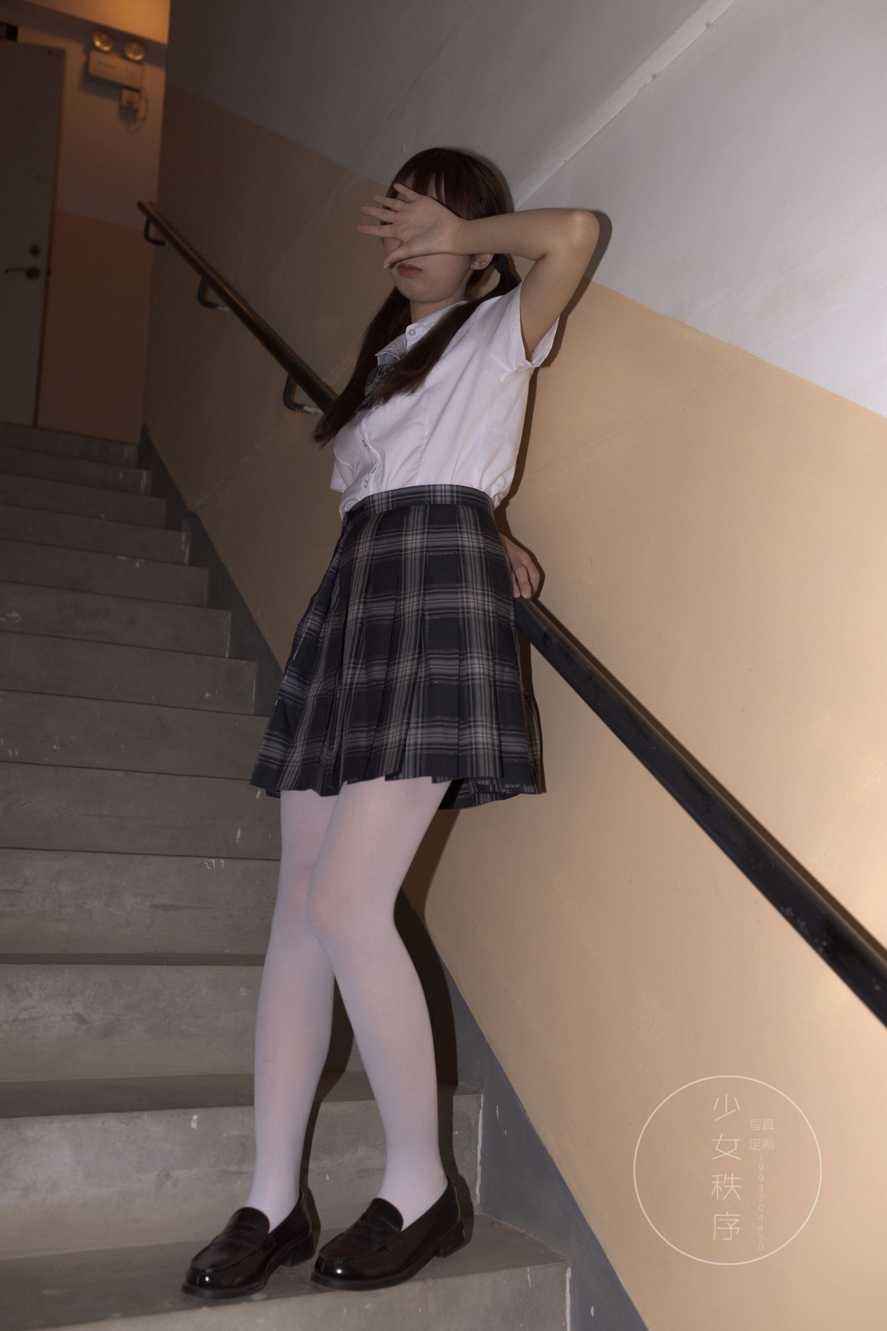 少女秩序r18《内部定制 003》，一双白丝诱脚，让男人想吃的感觉插图6