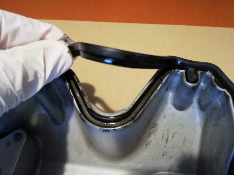 850TDI_valve_cover010